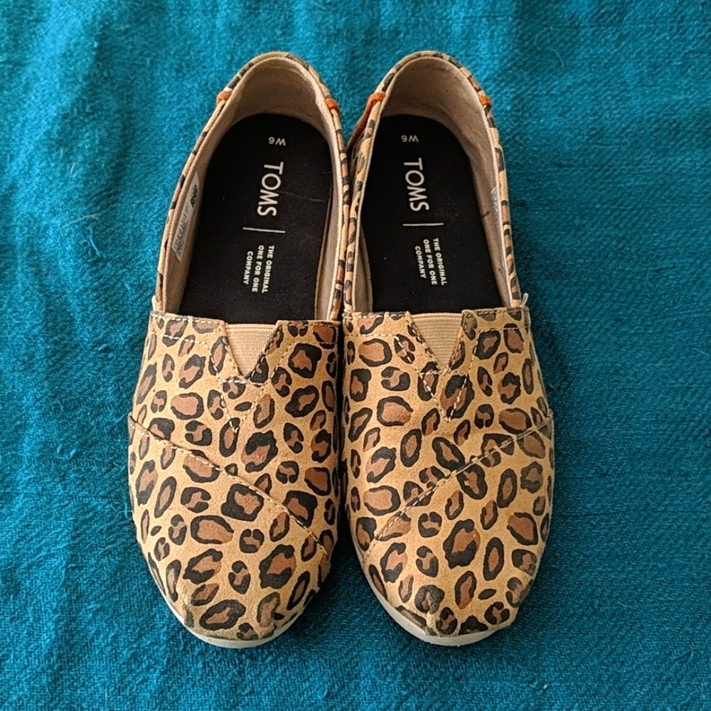 Leopard print TOMS